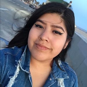 Meet your Posher, Valeria